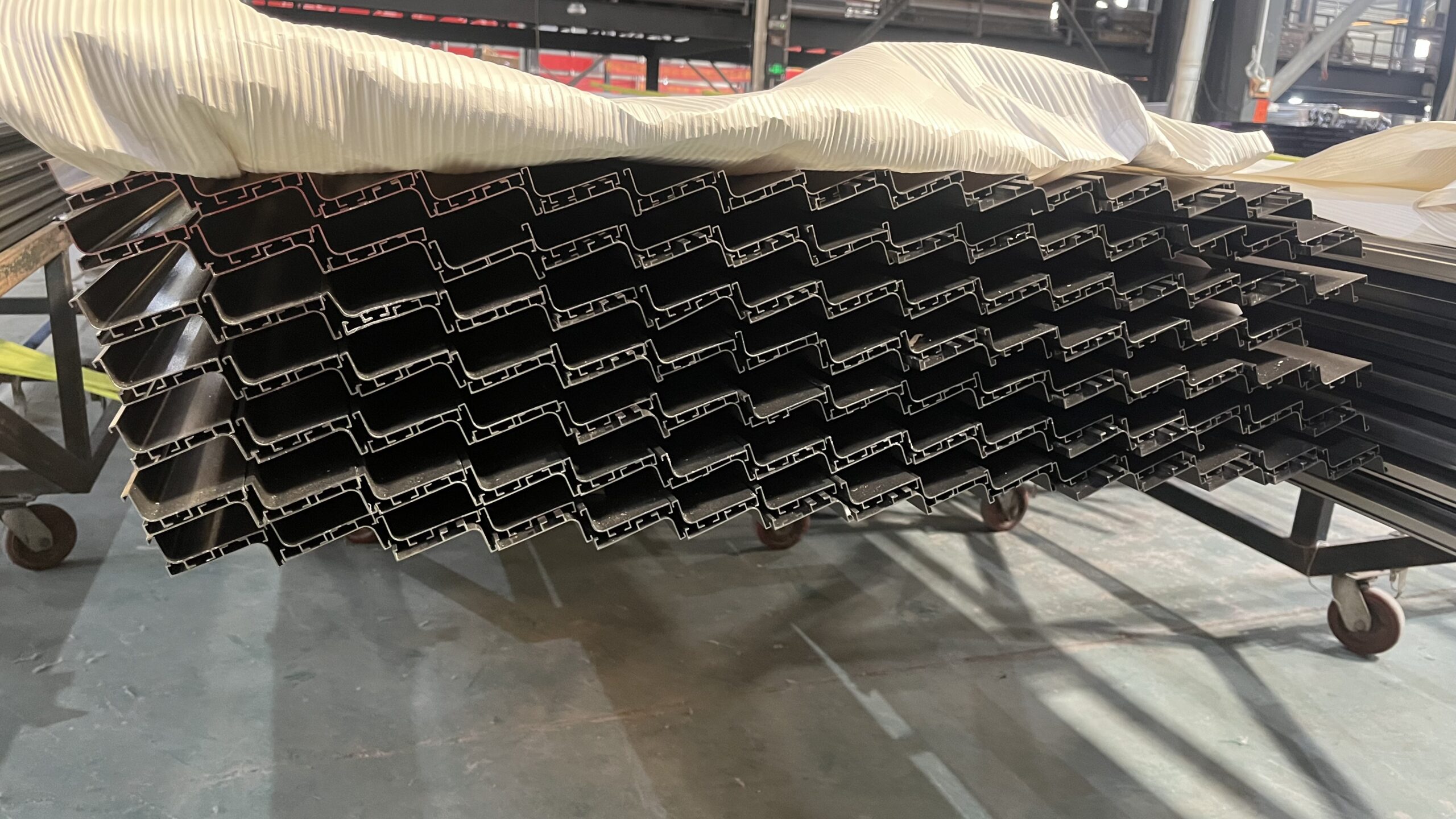 Modern Aluminum Extrusion Profile Modern Aluminum Extrusion