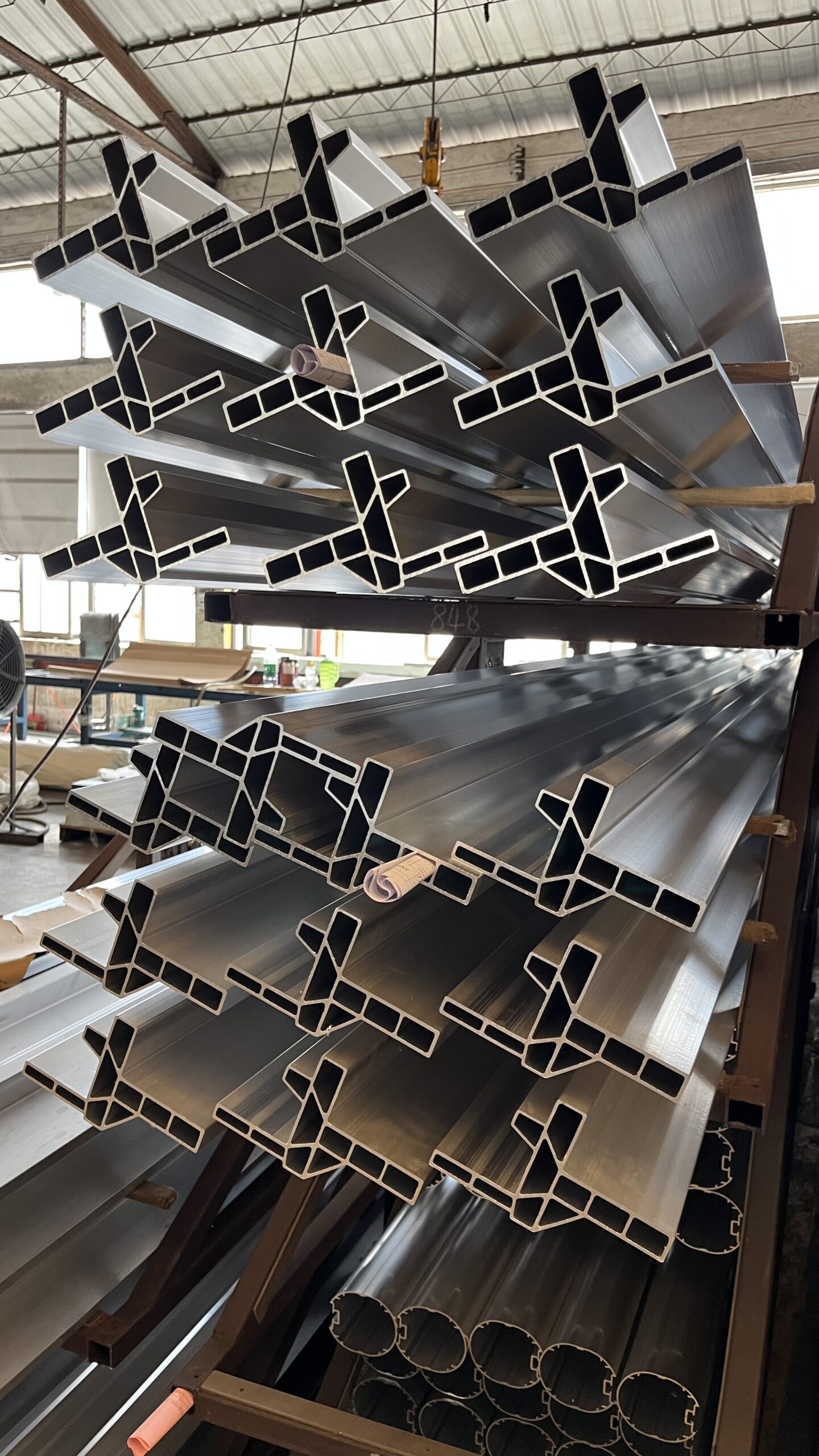 Modern Aluminum Extrusion Profile Modern Aluminum Extrusion