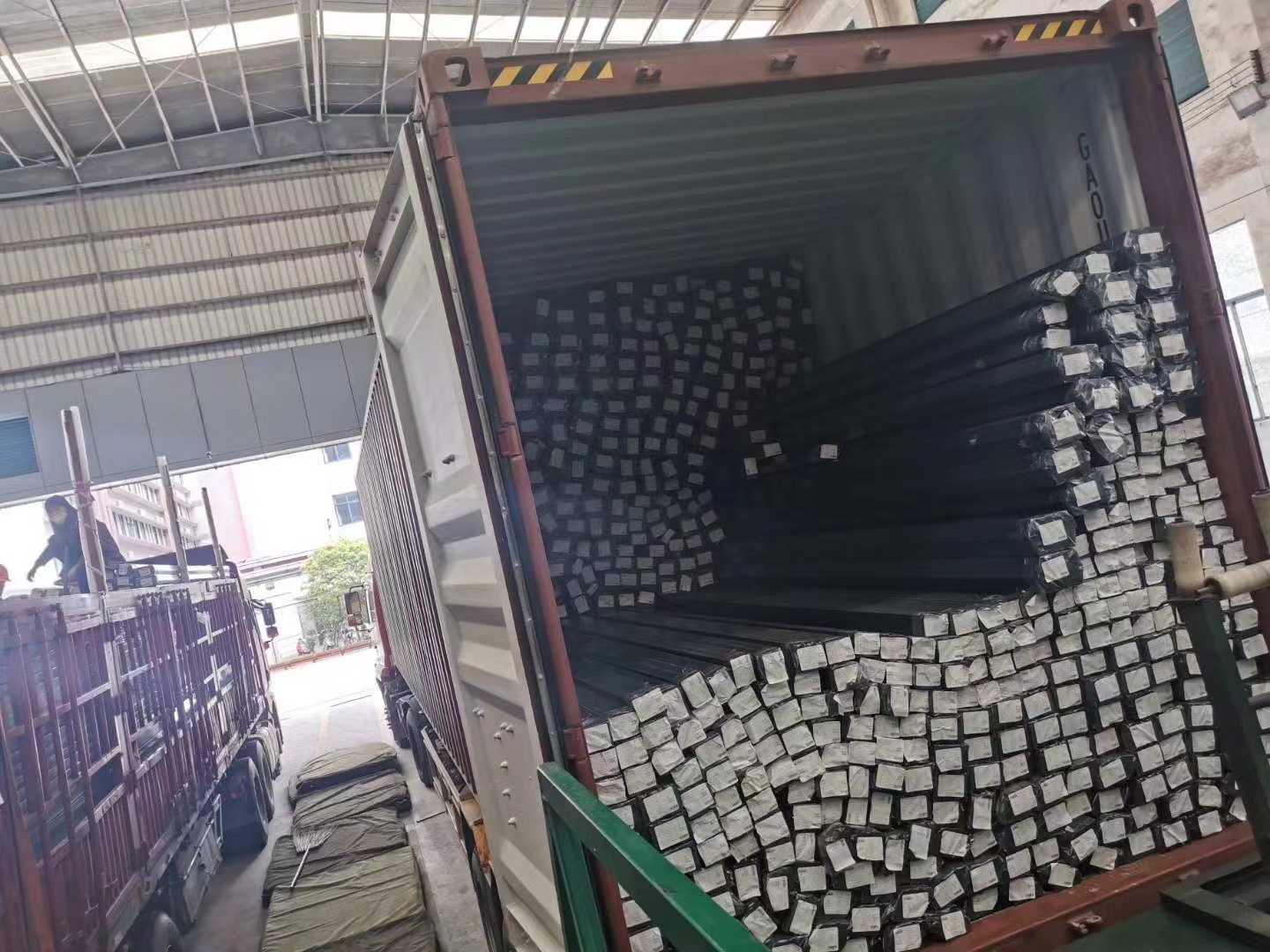 Modern Aluminum Extrusion Profile Modern Aluminum Extrusion