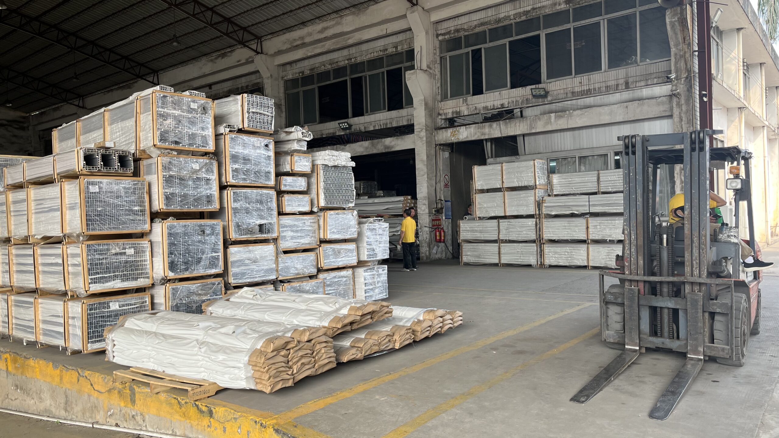 Modern Aluminum Extrusion Profile Modern Aluminum Extrusion Profile